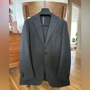 SuitSupply Havana Dark Gray Suit in Italian Wool - Unlined